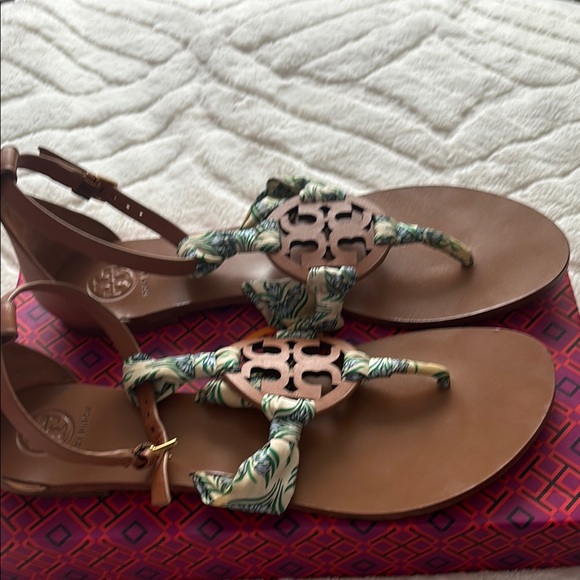Tory Burch size 10 Brown Floral Sandals - Picture 5 of 5